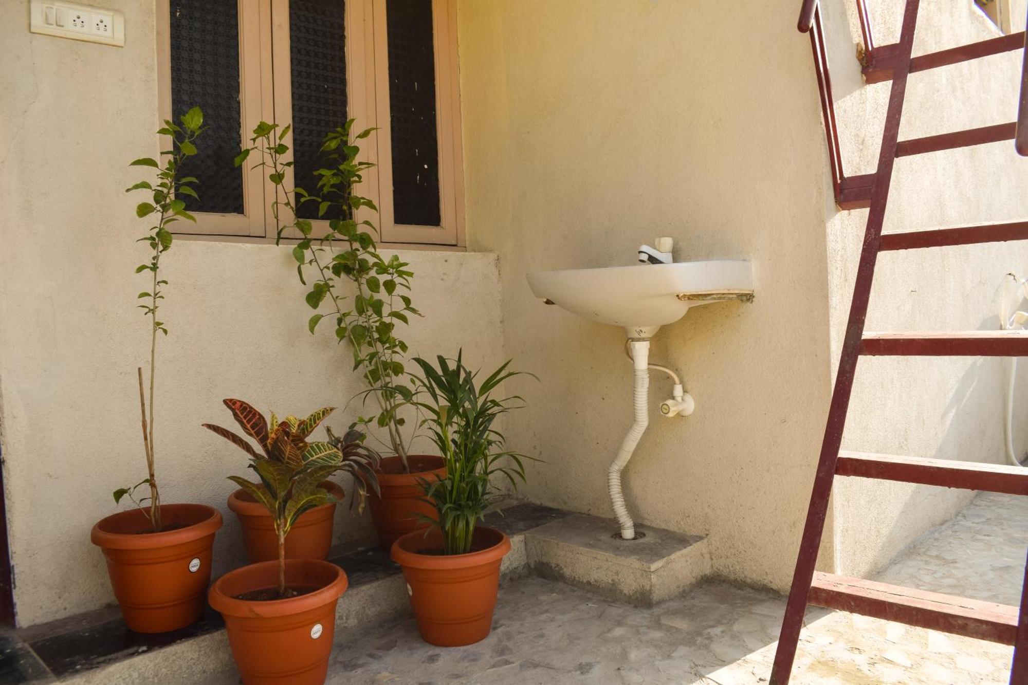Krish Homestay 1 ตีรูปาติ ภายนอก รูปภาพ