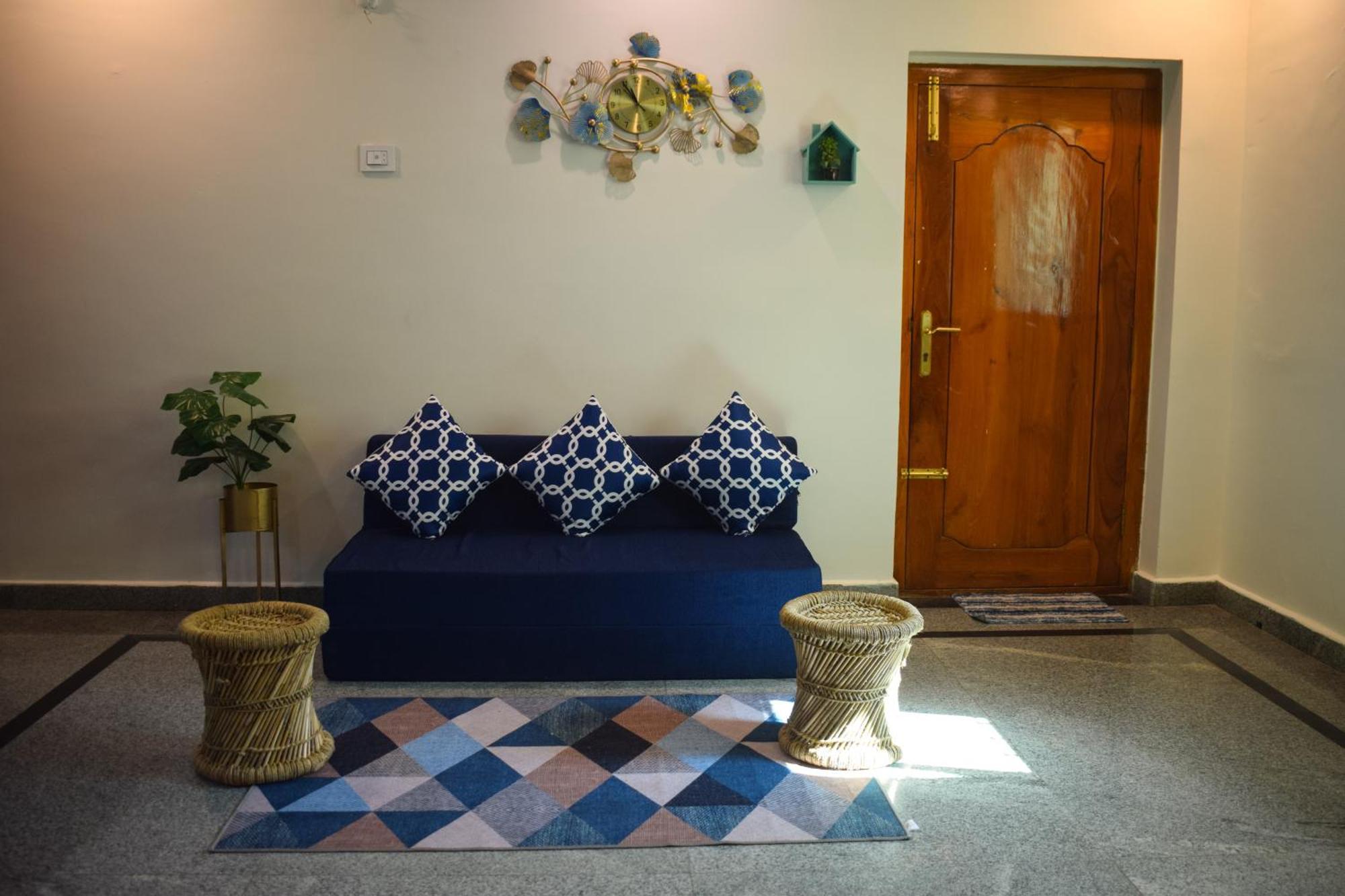 Krish Homestay 1 ตีรูปาติ ภายนอก รูปภาพ